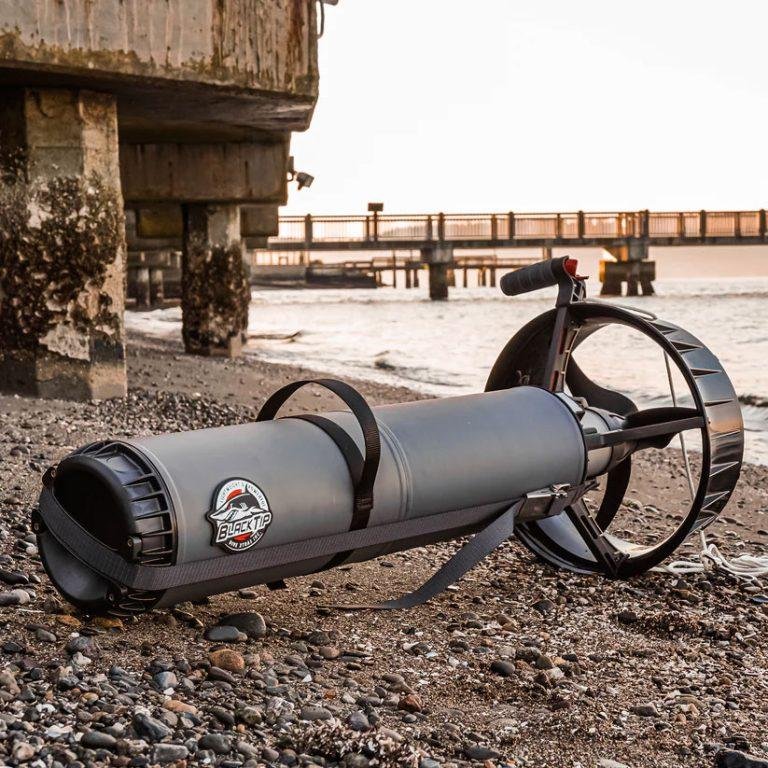 Conquer the Depths with the Dynamic DiveX BlackTip Exploration Scooter!
